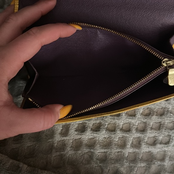 LV EPI WALLET YELLOW - Picture 4 of 8